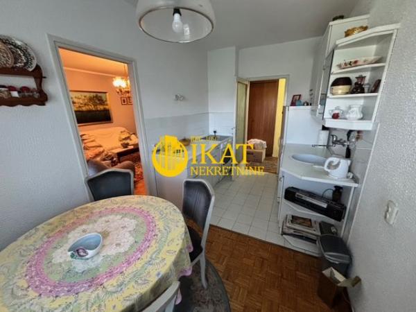 Stan na prodaju u Beogradu, Zemun, dvoiposoban, 75m2, cena 343000 evra