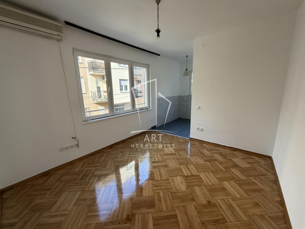 Stan na prodaju u Beogradu, Pašino brdo, 20m2, cena 95000 evra