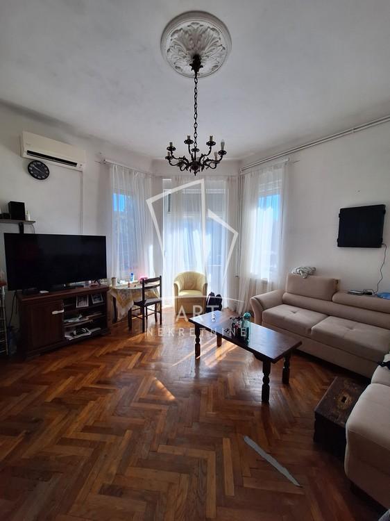 Stan na prodaju u Beogradu, Stari grad, troiposoban, 85m2, cena 357000 evra