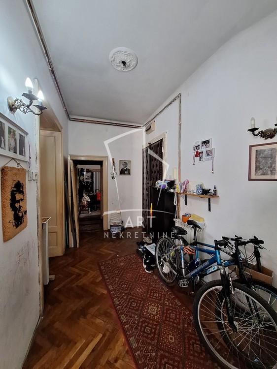 Stan na prodaju u Beogradu, Stari grad, troiposoban, 85m2, cena 357000 evra