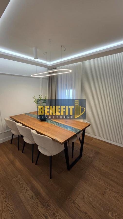Stan na prodaju u Beogradu, Novi Beograd blok 71, cetvorosoban, 93m2, cena 395000 evra