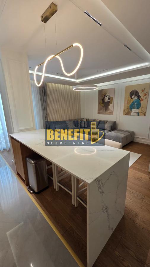 Stan na prodaju u Beogradu, Novi Beograd blok 71, cetvorosoban, 93m2, cena 395000 evra
