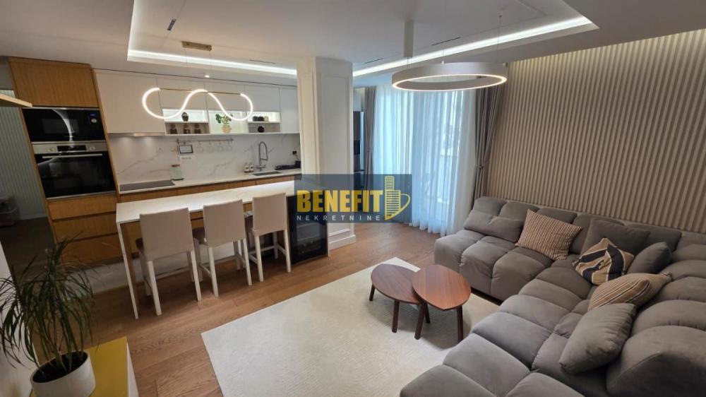 Stan na prodaju u Beogradu, Novi Beograd blok 71, cetvorosoban, 93m2, cena 395000 evra