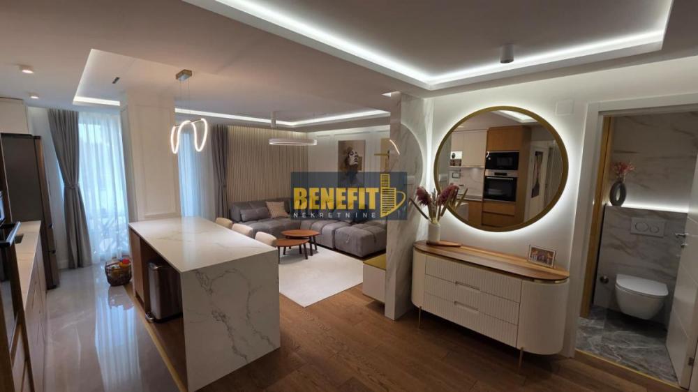 Stan na prodaju u Beogradu, Novi Beograd blok 71, cetvorosoban, 93m2, cena 395000 evra