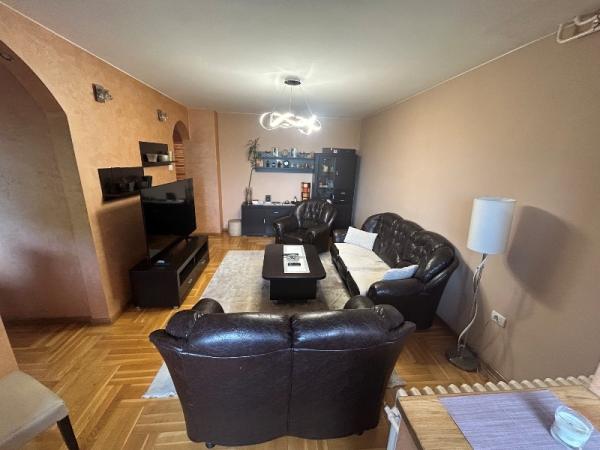 Stan na prodaju u Beogradu, Labudovo brdo, cetvorosoban, 100m2, cena 225000 evra