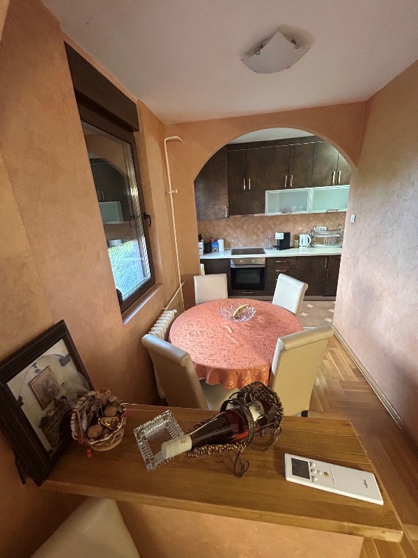 Stan na prodaju u Beogradu, Labudovo brdo, cetvorosoban, 100m2, cena 225000 evra
