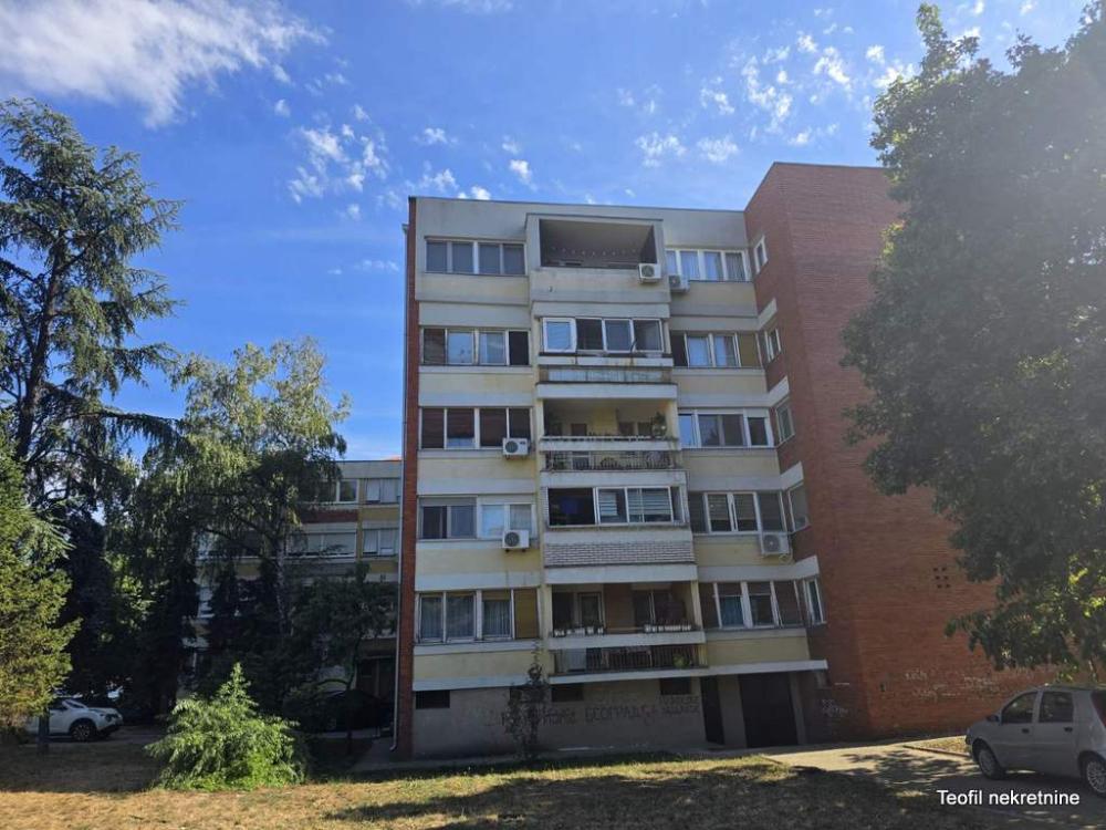 Stan na prodaju u Beogradu, Kumodraž, trosoban, 62m2, cena 167900 evra