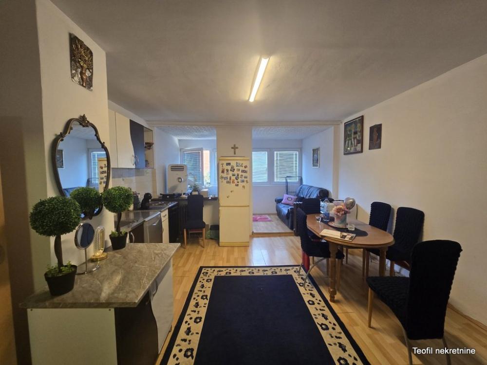 Stan na prodaju u Beogradu, Kumodraž, trosoban, 62m2, cena 167900 evra