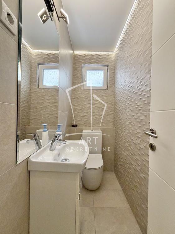 Stan na prodaju u Beogradu, Voždovac, 140m2, cena 390000 evra