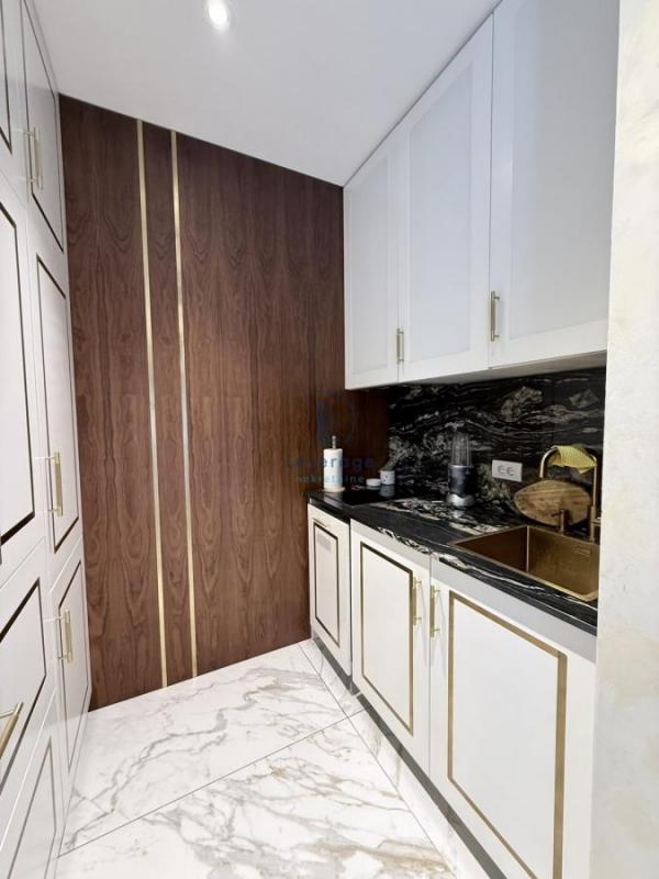 Stan na prodaju u Beogradu, Krunski venac, trosoban, 130m2, cena 750000 evra
