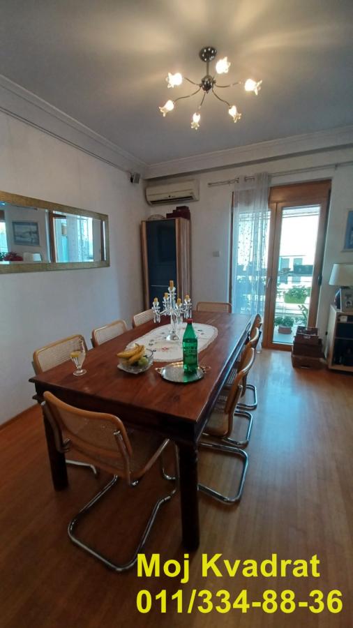 Stan na prodaju u Beogradu, Kalenić pijaca, 123m2, cena 615000 evra