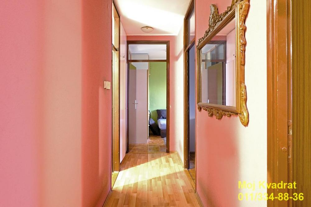 Stan na prodaju u Beogradu, Novi Beograd blok 63, cetvorosoban, 87m2, cena 269000 evra
