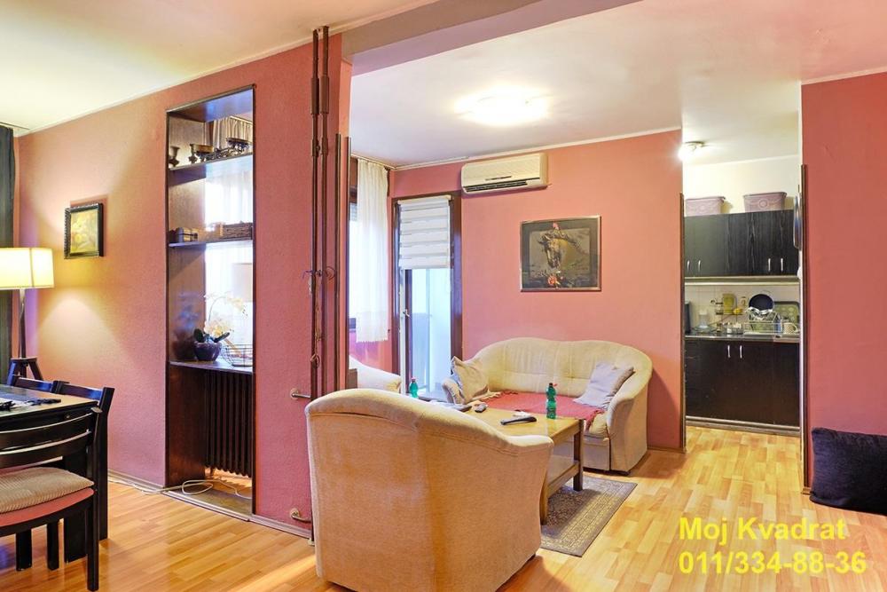 Stan na prodaju u Beogradu, Novi Beograd blok 63, cetvorosoban, 87m2, cena 269000 evra