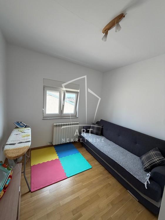 Stan na prodaju u Beogradu, Cvetanova ćuprija, cetvorosoban, 101m2, cena 258000 evra
