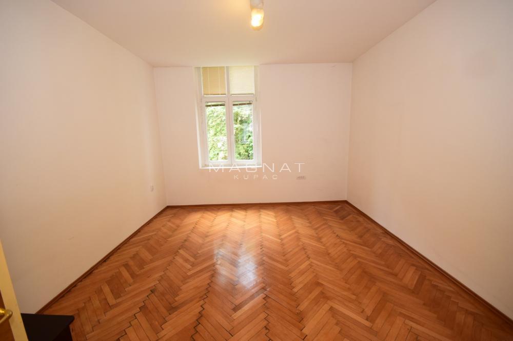 Stan na prodaju u Beogradu, Vračar, dvoiposoban, 81m2, cena 310000 evra