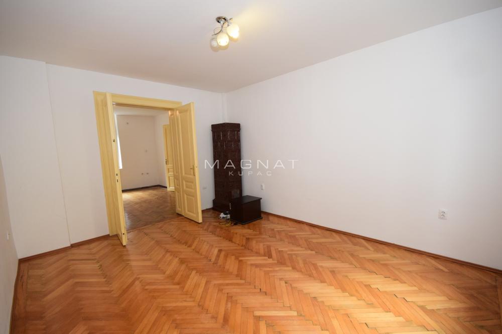 Stan na prodaju u Beogradu, Vračar, dvoiposoban, 81m2, cena 310000 evra