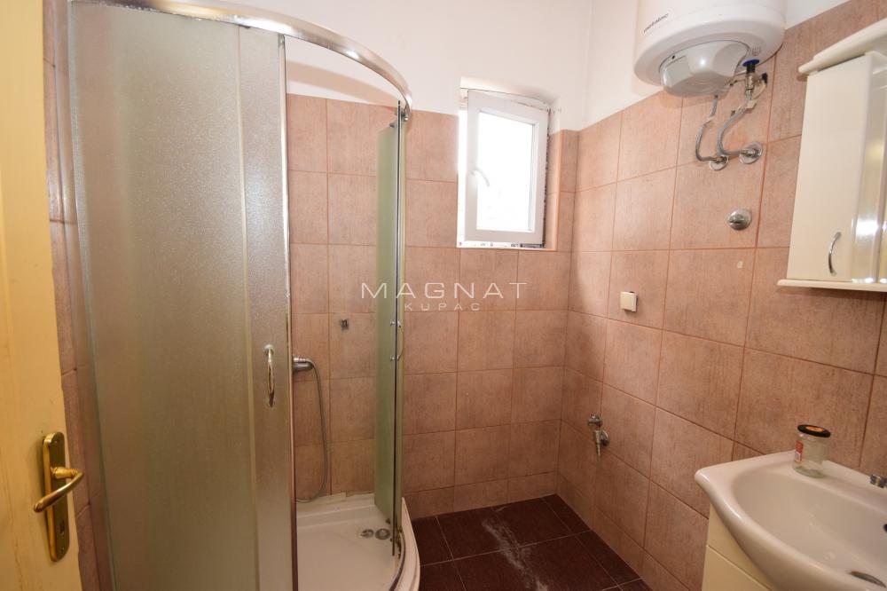 Stan na prodaju u Beogradu, Vračar, dvoiposoban, 81m2, cena 310000 evra