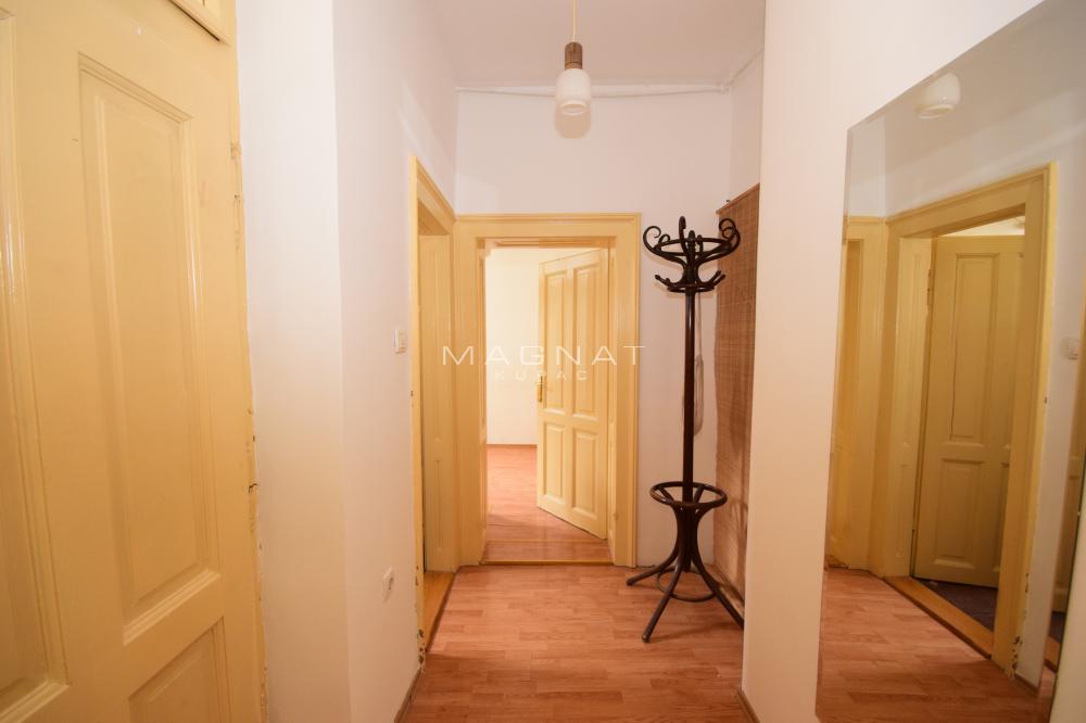 Stan na prodaju u Beogradu, Vračar, dvoiposoban, 81m2, cena 310000 evra