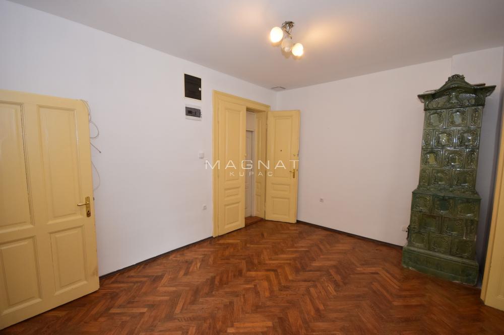Stan na prodaju u Beogradu, Vračar, dvoiposoban, 81m2, cena 310000 evra