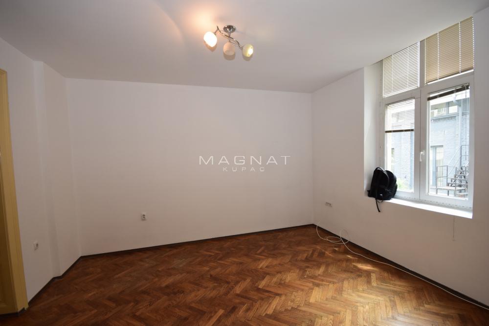 Stan na prodaju u Beogradu, Vračar, dvoiposoban, 81m2, cena 310000 evra