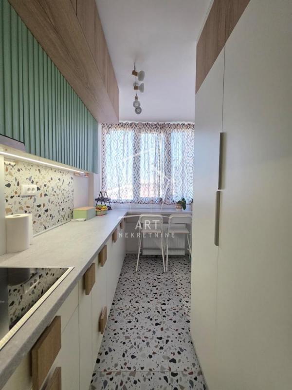 Stan na prodaju u Beogradu, Voždovac, trosoban, 61m2, cena 253000 evra
