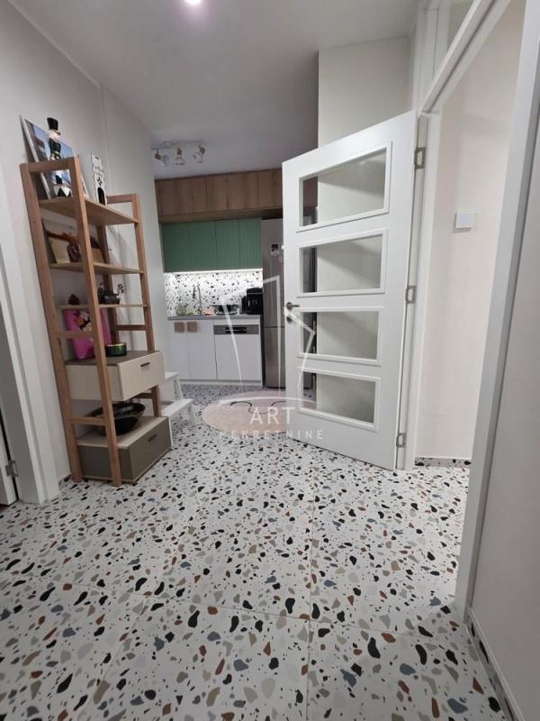 Stan na prodaju u Beogradu, Voždovac, trosoban, 61m2, cena 253000 evra