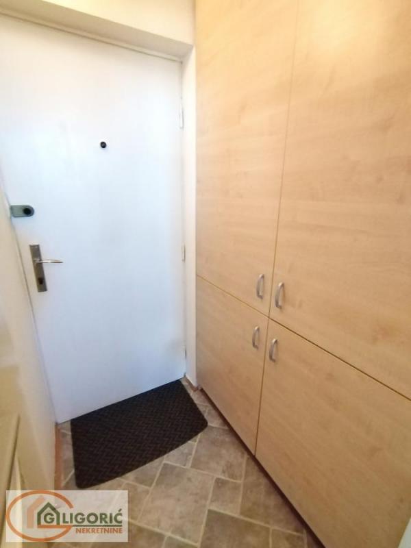 Stan na prodaju u Beogradu, Karaburma, jednoiposoban, 30m2, cena 105000 evra
