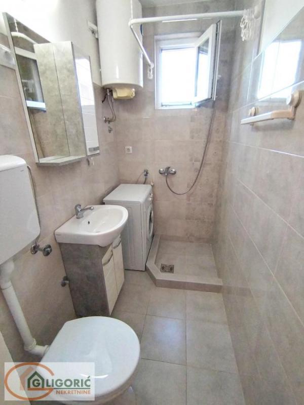 Stan na prodaju u Beogradu, Karaburma, jednoiposoban, 30m2, cena 105000 evra