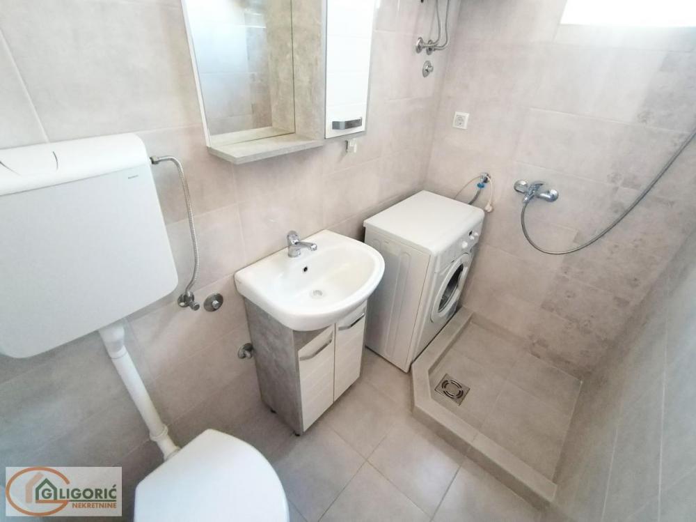 Stan na prodaju u Beogradu, Karaburma, jednoiposoban, 30m2, cena 105000 evra