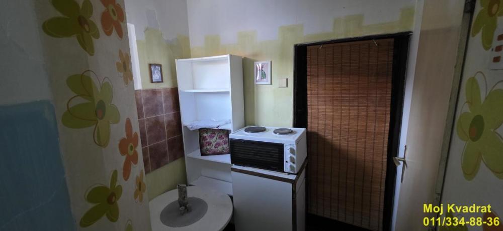 Stan na prodaju u Beogradu, Zemun centar, jednoiposoban, 31m2, cena 139000 evra