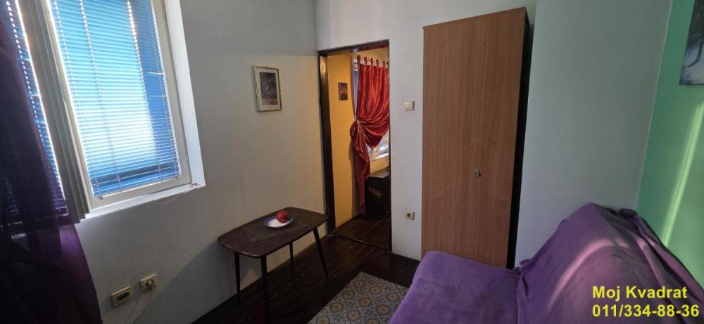 Stan na prodaju u Beogradu, Zemun centar, jednoiposoban, 31m2, cena 139000 evra