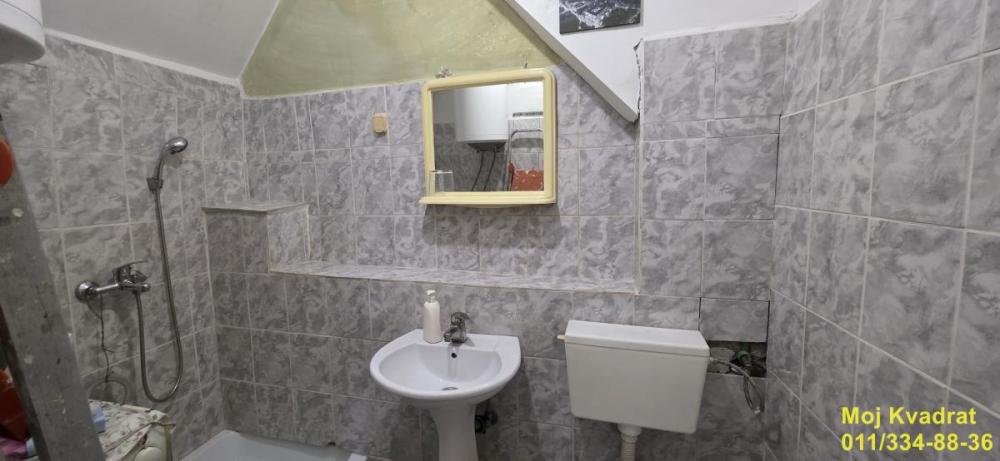 Stan na prodaju u Beogradu, Zemun centar, jednoiposoban, 31m2, cena 139000 evra