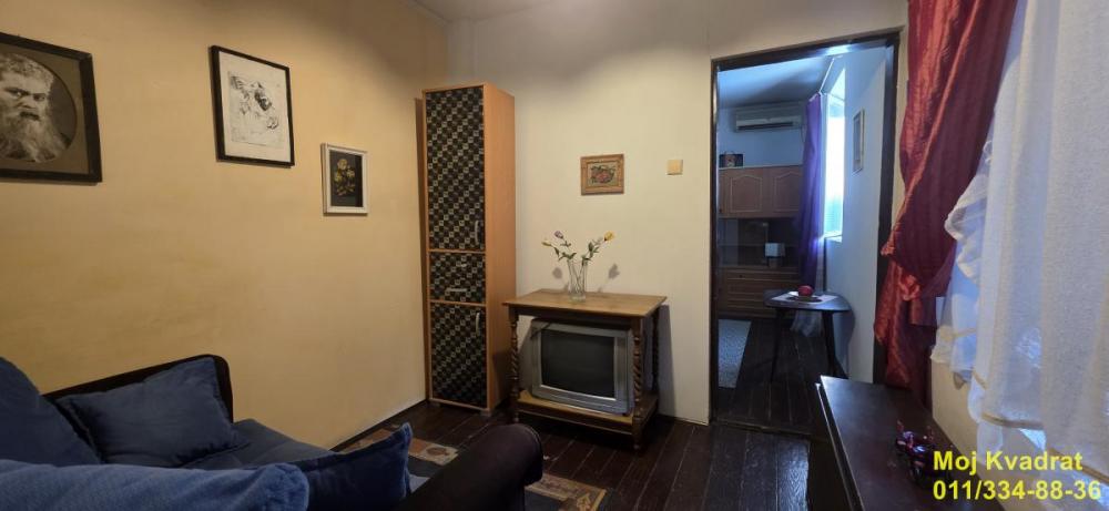Stan na prodaju u Beogradu, Zemun centar, jednoiposoban, 31m2, cena 139000 evra