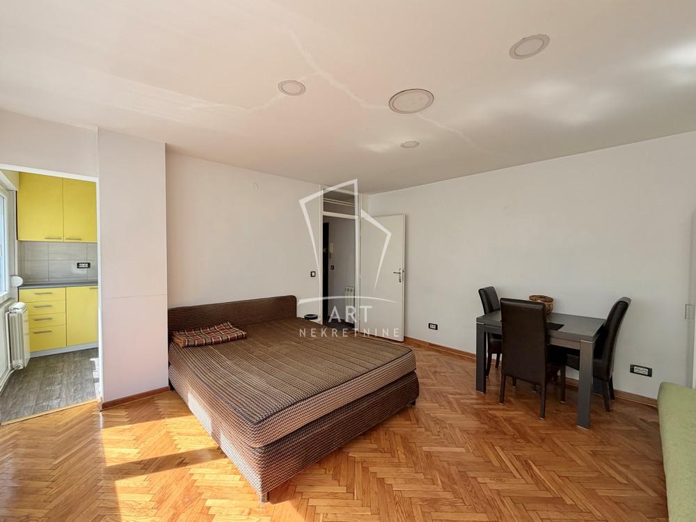 Stan na prodaju u Beogradu, Vračar (Hram), jednosoban, 30m2, cena 183000 evra