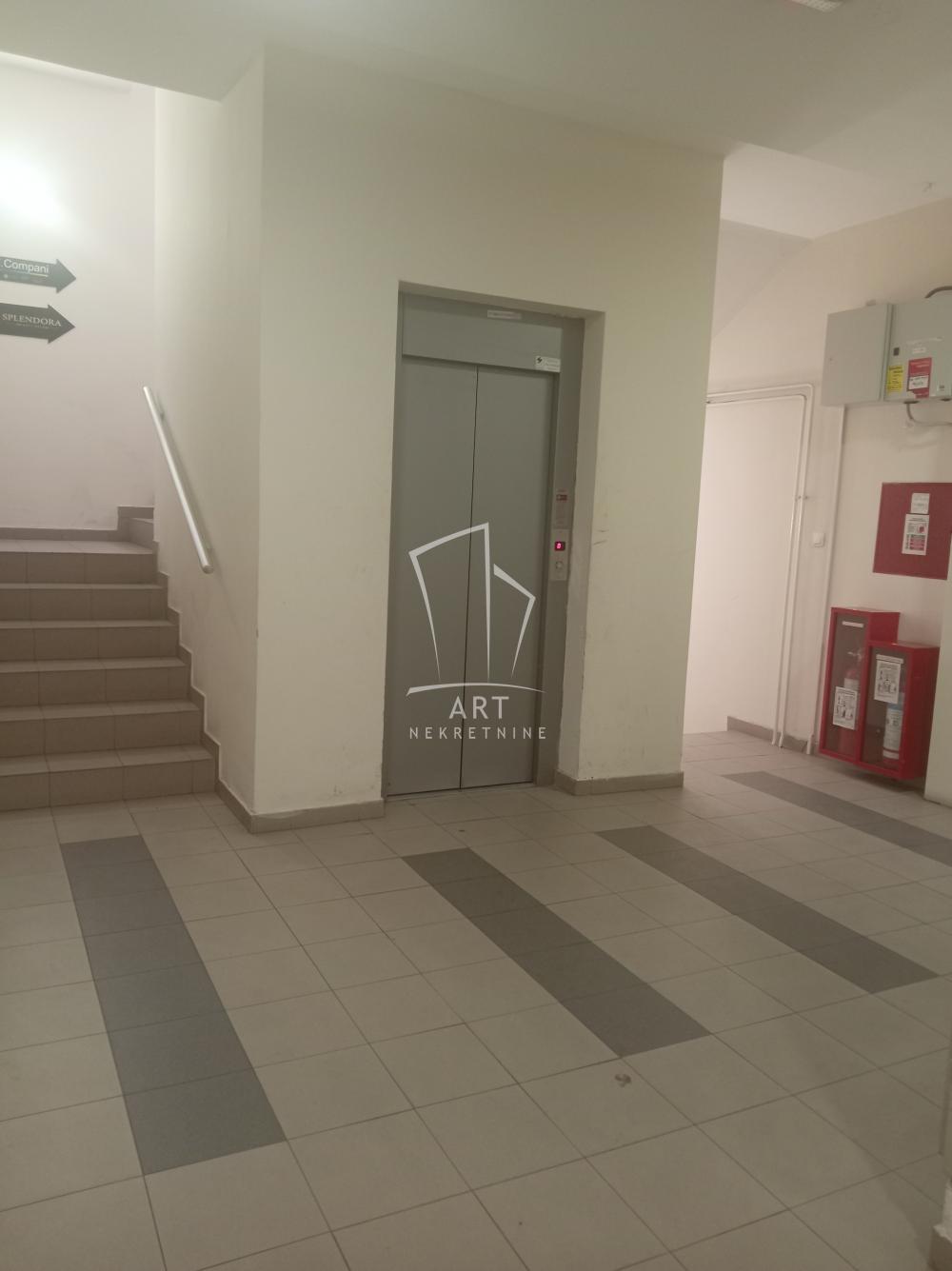 Stan na prodaju u Beogradu, Vojvode Stepe, dvosoban, 52m2, cena 240000 evra