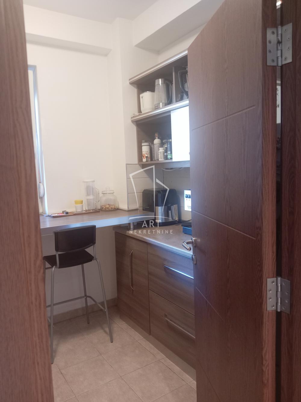 Stan na prodaju u Beogradu, Vojvode Stepe, dvosoban, 52m2, cena 240000 evra