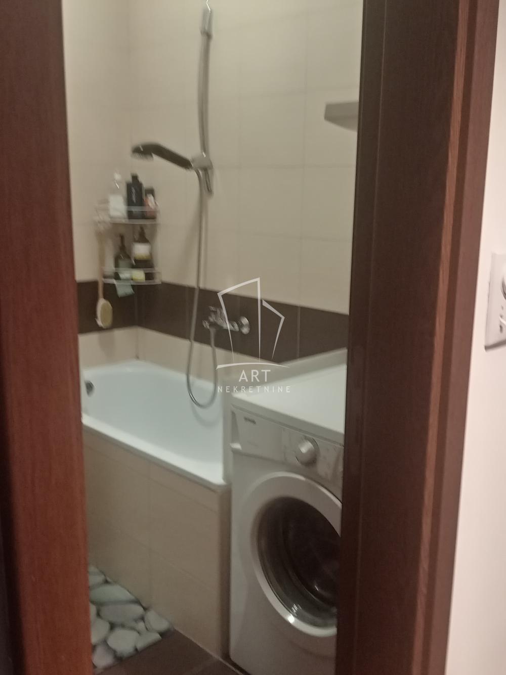 Stan na prodaju u Beogradu, Vojvode Stepe, dvosoban, 52m2, cena 240000 evra