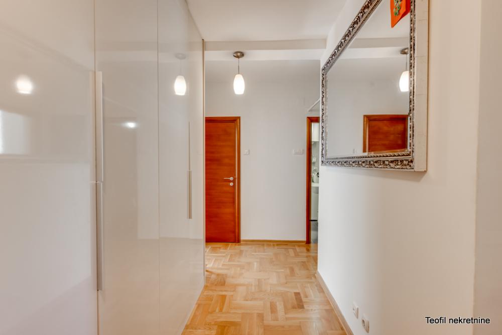 Stan na prodaju u Beogradu, Save Kovačevića, trosoban, 76m2, cena 249000 evra