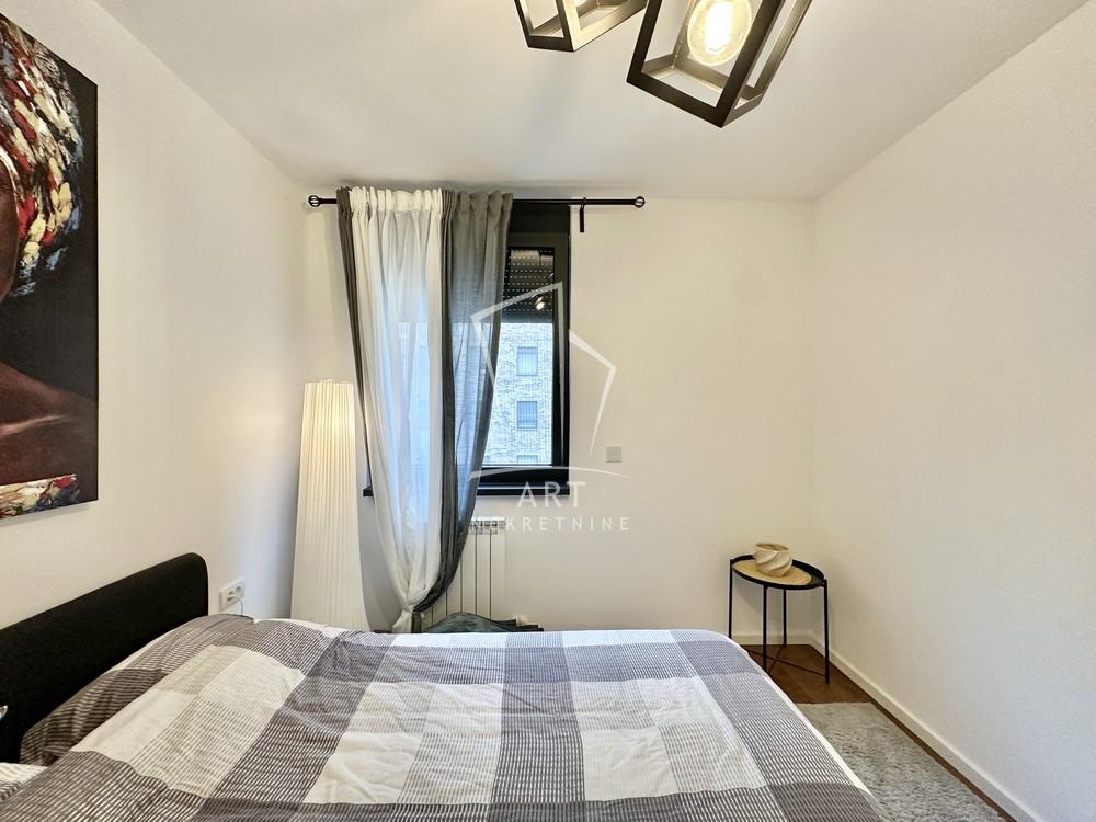 Stan na prodaju u Beogradu, Višnjička banja, dvosoban, 46m2, cena 162000 evra