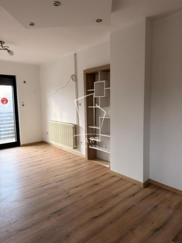 Stan na prodaju u Beogradu, Borča, trosoban, 111m2, cena 185000 evra