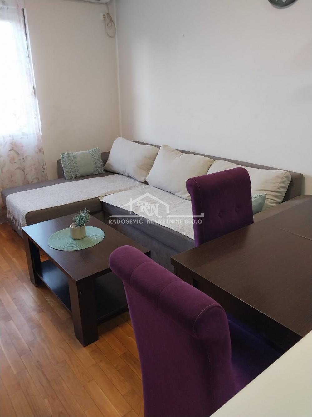 Stan na prodaju u Beogradu, Karaburma, jednoiposoban, 37m2, cena 122500 evra