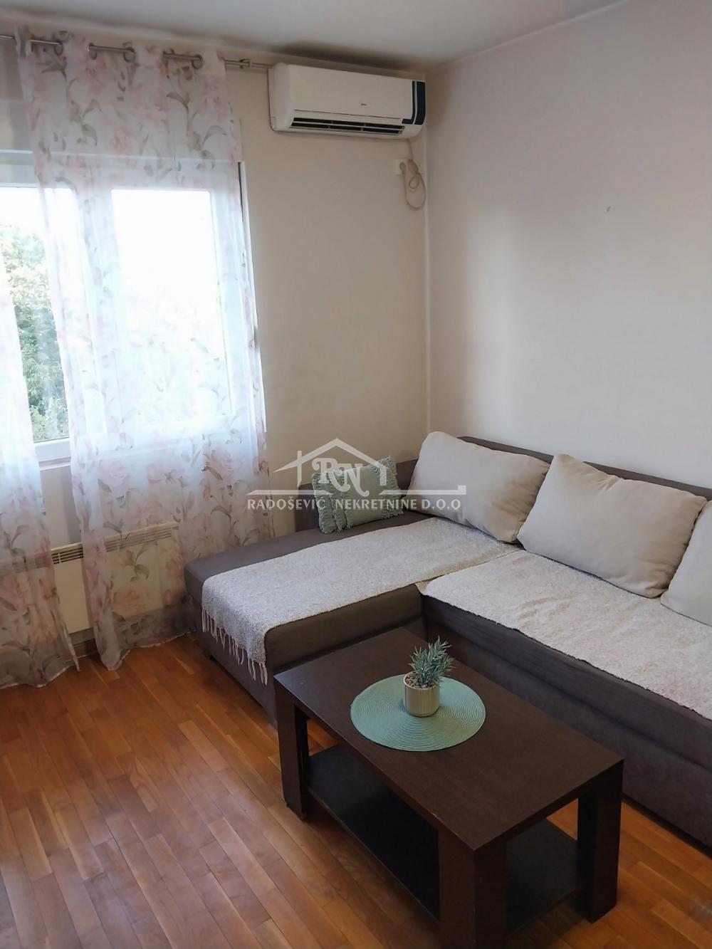 Stan na prodaju u Beogradu, Karaburma, jednoiposoban, 37m2, cena 122500 evra