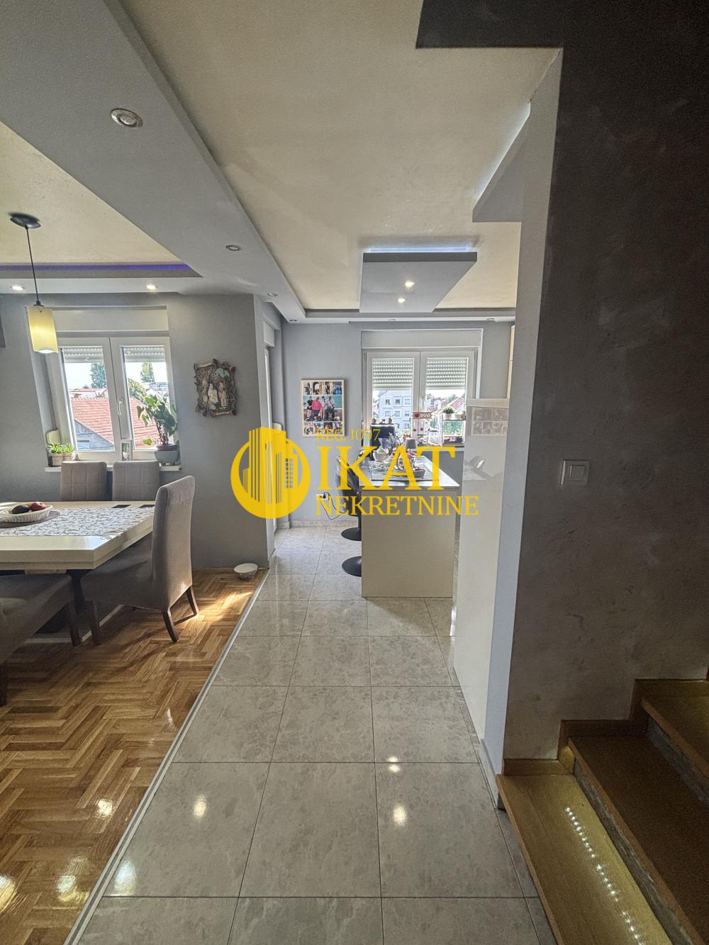 Stan na prodaju u Beogradu, Zemun, cetvorosoban, 101m2, cena 235000 evra