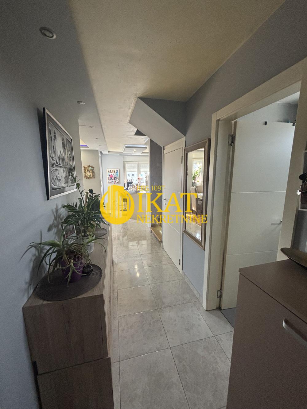 Stan na prodaju u Beogradu, Zemun, cetvorosoban, 101m2, cena 235000 evra
