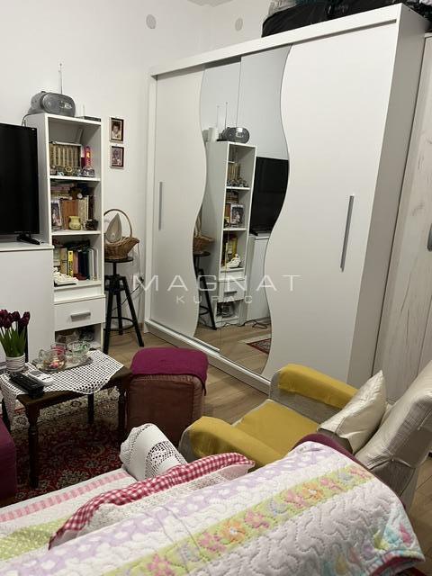Stan na prodaju u Beogradu, Novi Beograd blok 21 (10. gimnazija), jednosoban, 31m2, cena 138000 evra