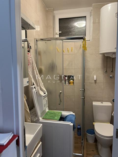 Stan na prodaju u Beogradu, Novi Beograd blok 21 (10. gimnazija), jednosoban, 31m2, cena 138000 evra