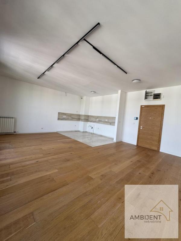 Stan na prodaju u Beogradu, Novi Beograd blok 65, trosoban, 107m2, cena 465000 evra