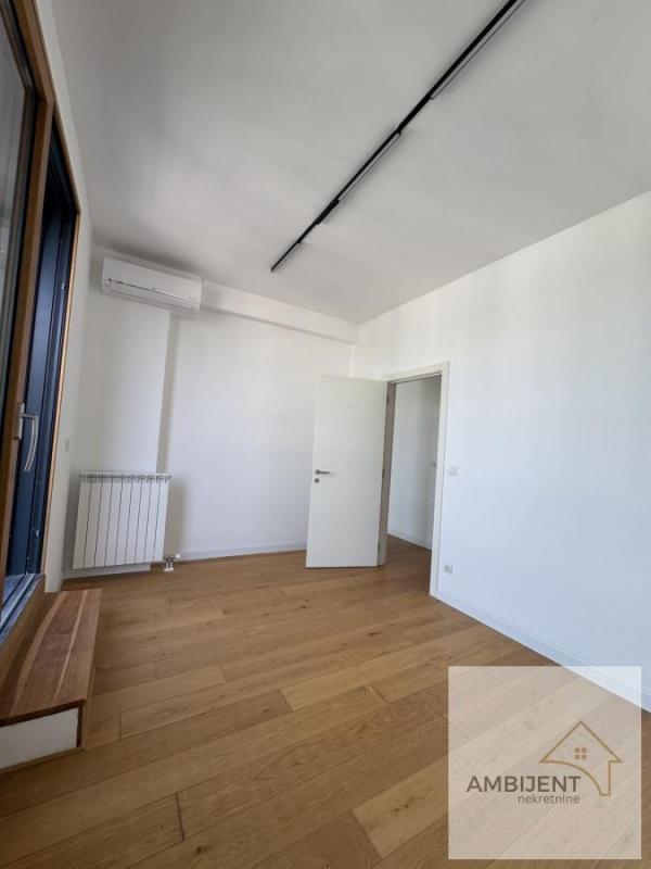 Stan na prodaju u Beogradu, Novi Beograd blok 65, trosoban, 107m2, cena 465000 evra