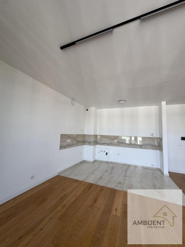 Stan na prodaju u Beogradu, Novi Beograd blok 65, trosoban, 107m2, cena 465000 evra