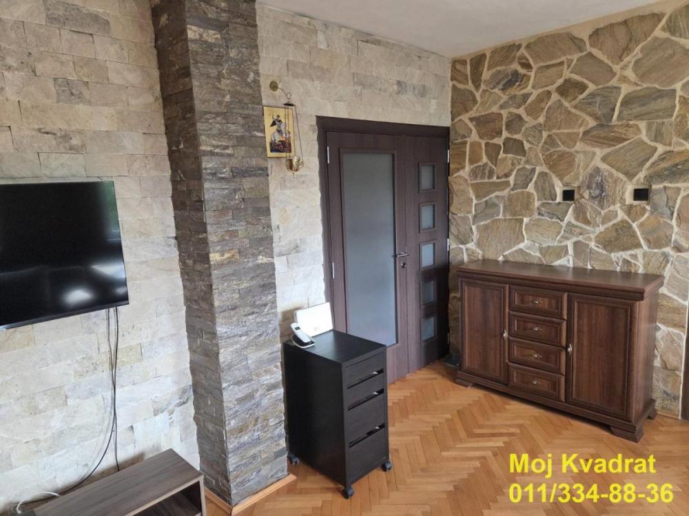 Stan na prodaju u Beogradu, Savski venac, troiposoban, 80m2, cena 285000 evra